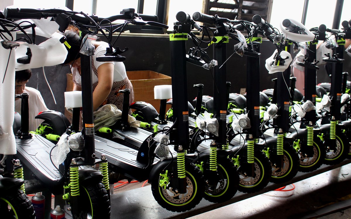 Why EU Warehouse Stock Matters for Scooter Dealers
